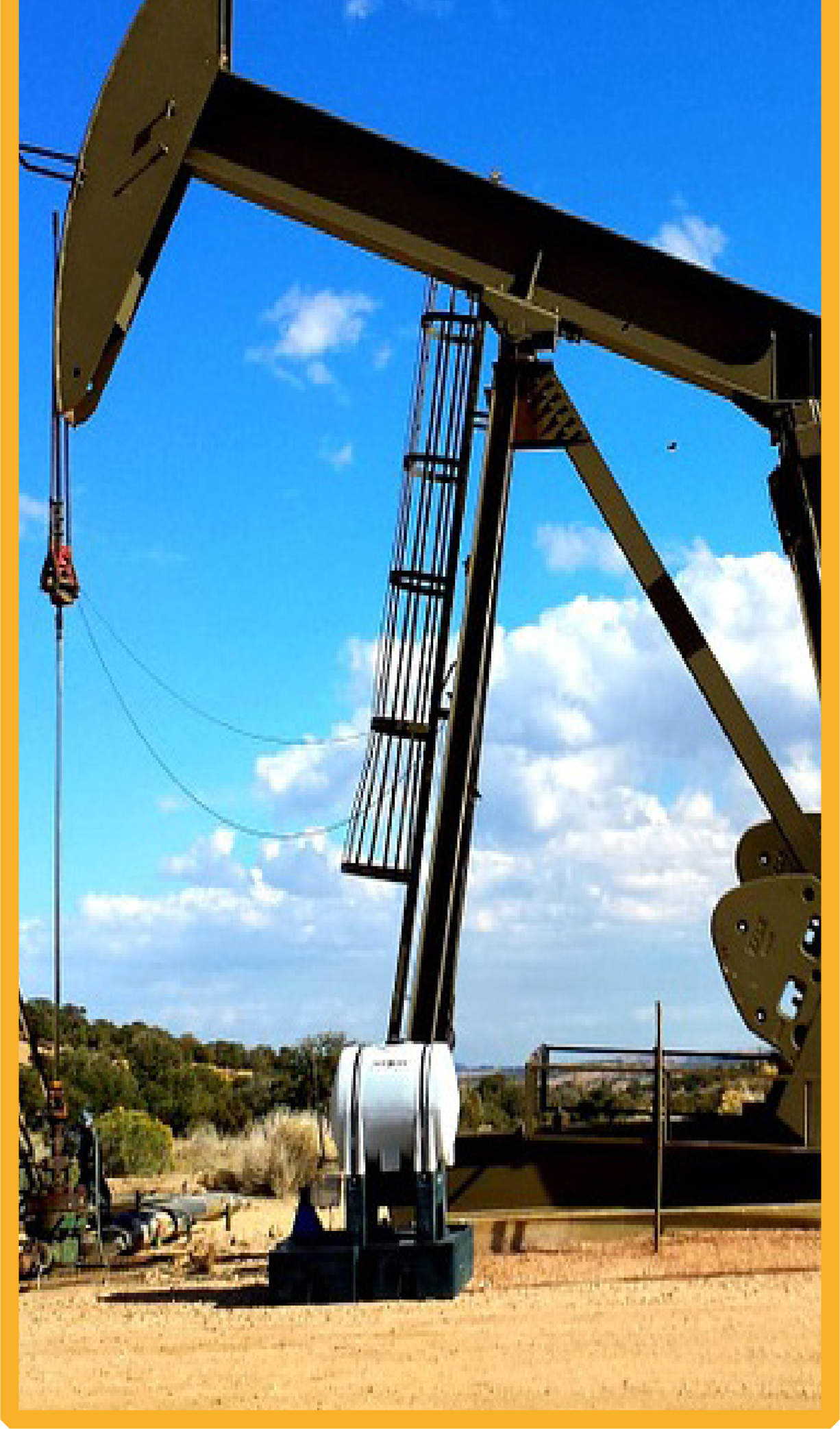 حفارة ومعدات ميدانية